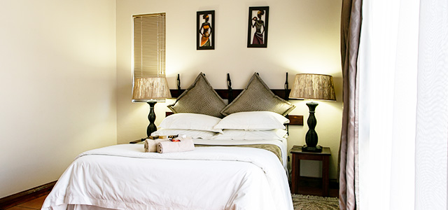 FT-Room-08: Royl Court Guesthouse, Luxury Accommodation in Kimberley