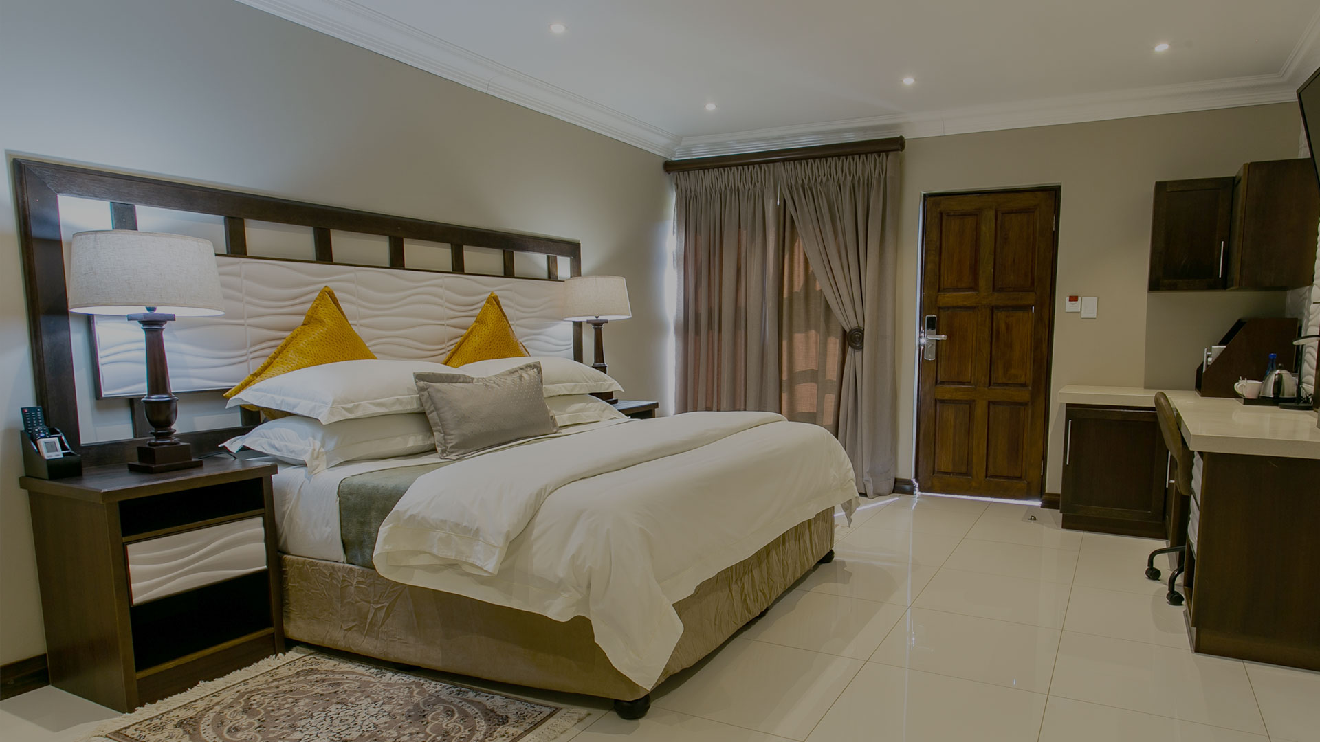 SLIDER Pic 01: Royl Court Luxury Guesthouse in Kimberley